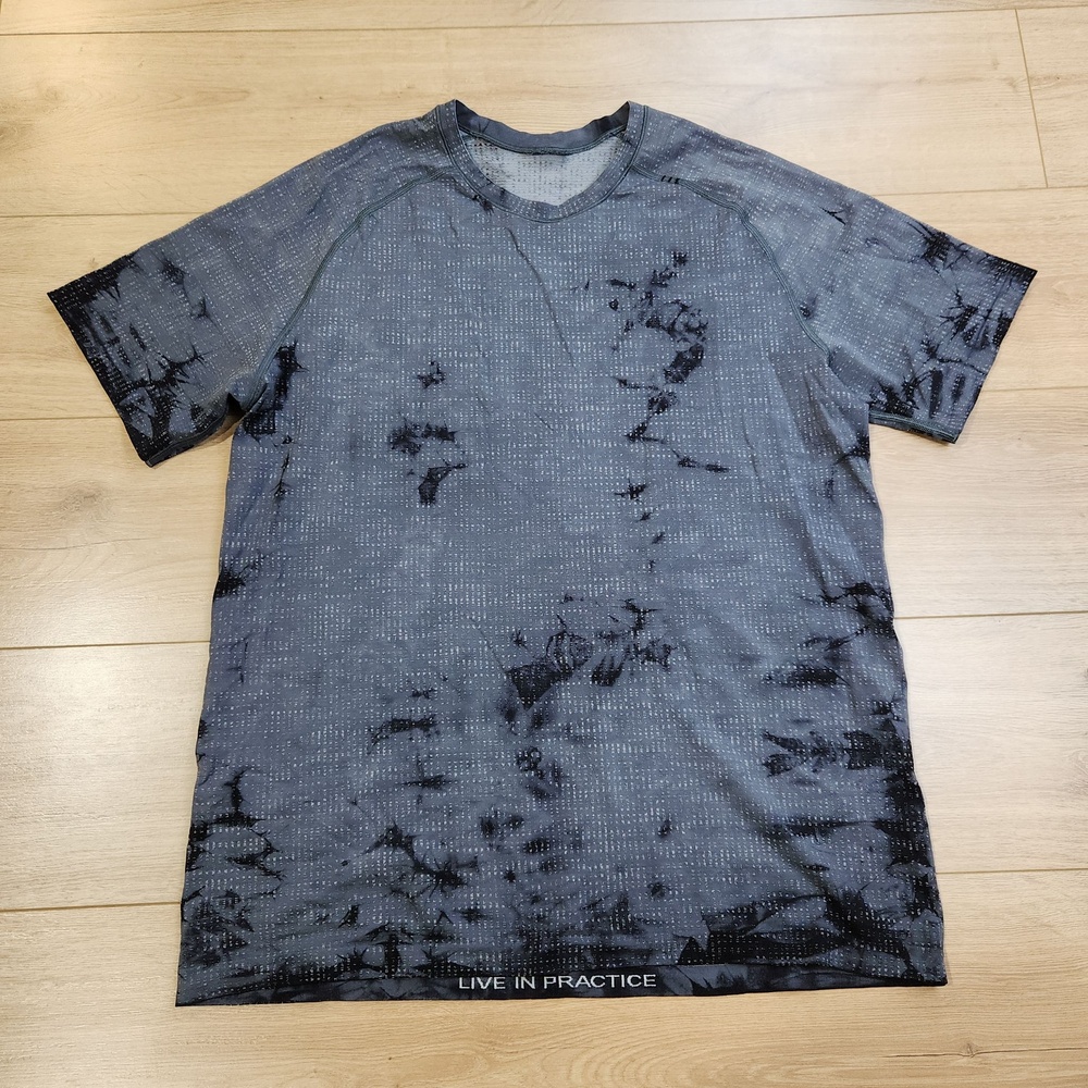 Lululemon Live In Practice Shirt Mens Large Gray Short Sleeve Athletic Running